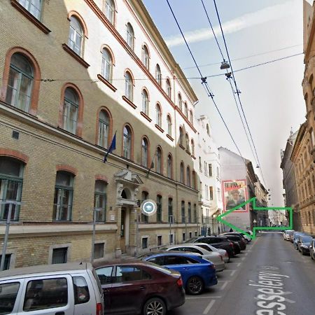 Lovely Apartment Close To Synagogue And Szimpla Garden Budapest Luaran gambar