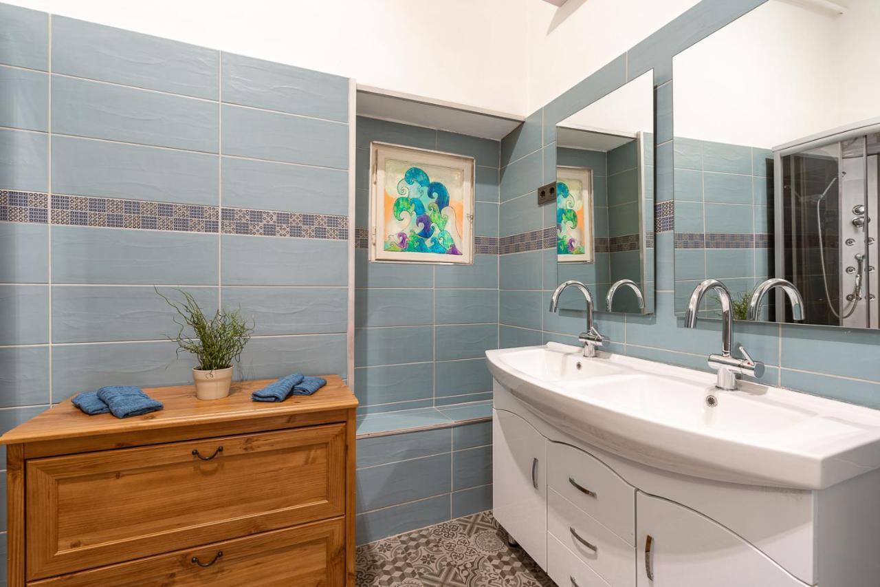 Lovely Apartment Close To Synagogue And Szimpla Garden Budapest Luaran gambar